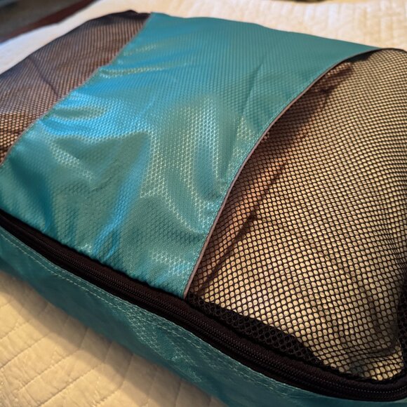 TRAVEL--- Compression Packing Cubes (3 Large) - Picture 5 of 7